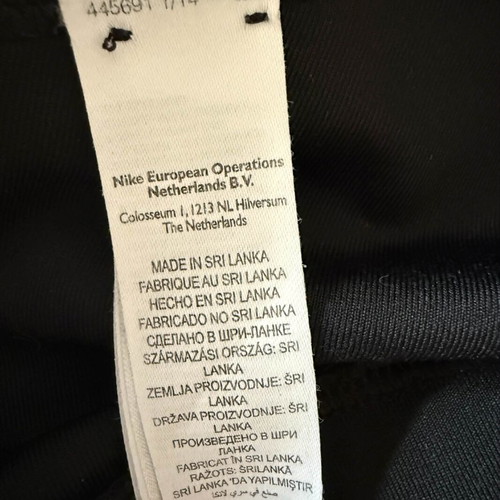 Nike sport top like new, size M-L, black and white