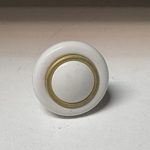 Furniture knobs like new, pack of 24