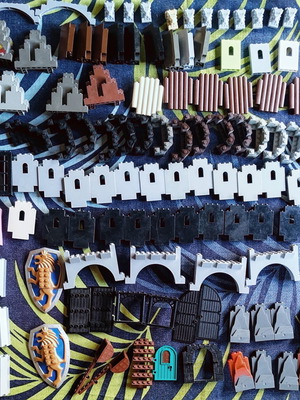 Lego Castle set with 100+ pieces used