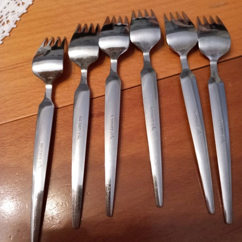 Forks set of 6 like new