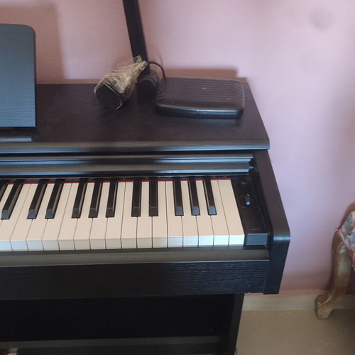 Yamaha electronic piano new