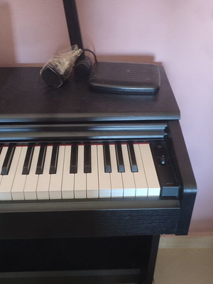 Yamaha electronic piano new