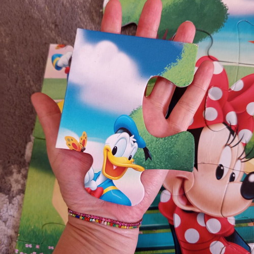 Mickey Mouse Puzzle maxi size 24 pieces like new