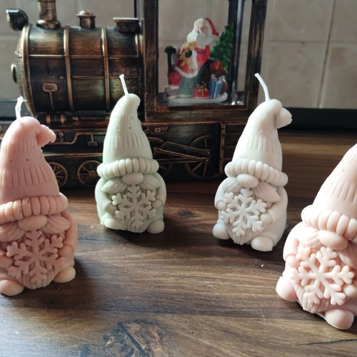 Aromatic gnome candle handmade, salted caramel scent, soy, various colors