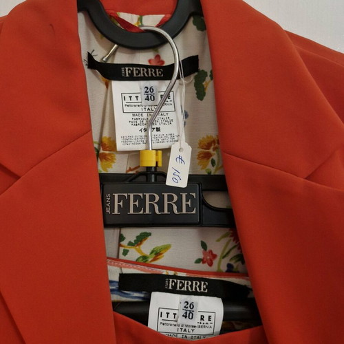 Gianfranco Ferre women's suit red new, size Small