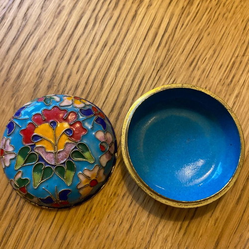 Cloisonné box like new