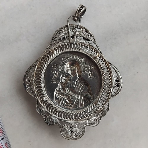 Vintage Φυλαχτό Κούνιας Παναγία Βρεφοκρατούσα with Filigree, like new
