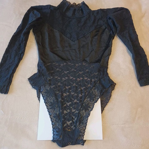 Black lace bodysuit new, elastic fit M/L