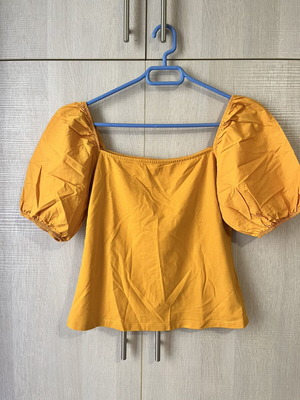 H&M women's t-shirt like new, medium, orange with puff sleeves
