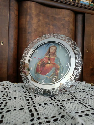 Table clock used, diameter 20 centimeters