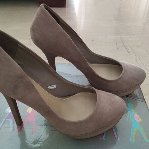 Stradivarius suede beige pumps like new