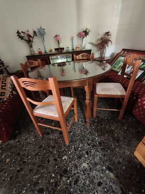 Extendable wooden dining table with 4 chairs and glass top new