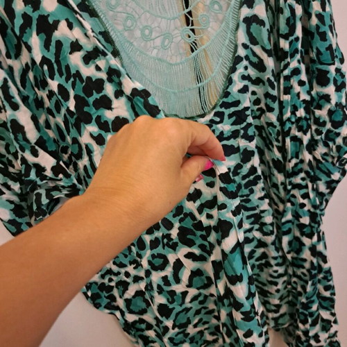 Caftan used with impressive knitted back green