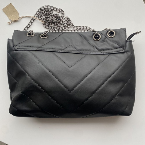 Women's black quilted shoulder bag with chain like new