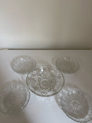 Vintage cut glass set like new, 4 dessert plates 15cm & 1 platter 19cm