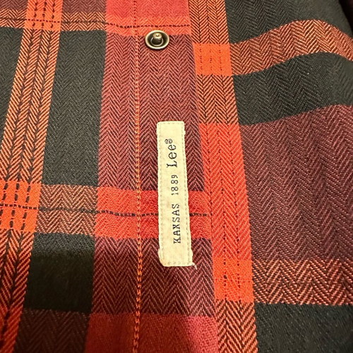 Lee men's shirt Medium slim fit like new, black and red