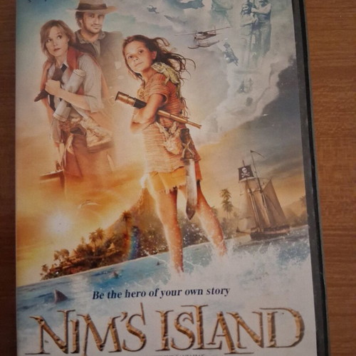 Nim's Island DVD used in excellent condition with subtitles