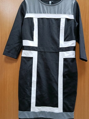 Midi dress like new with geometric pattern, black and gray