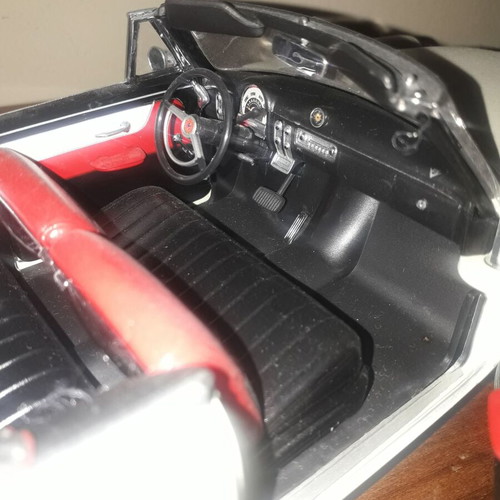 Ford 1953 Crestliner Sunliner 1/18 model car