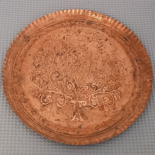 Copper tray like new with decorative design, 37 cm diameter