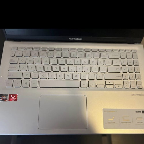 ASUS VivoBook 15 - Ryzen 5 / 8GB RAM / 512GB SSD — Excellent Condition!