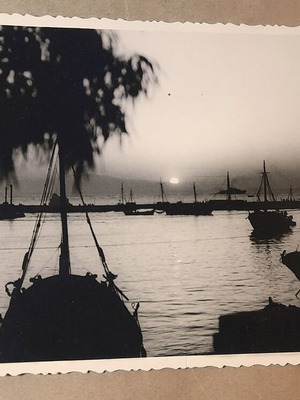 Vintage Αυθεντική Φωτογραφία Λιμάνι Αίγινας Ηλιοβασίλεμα Καΐκια 1950