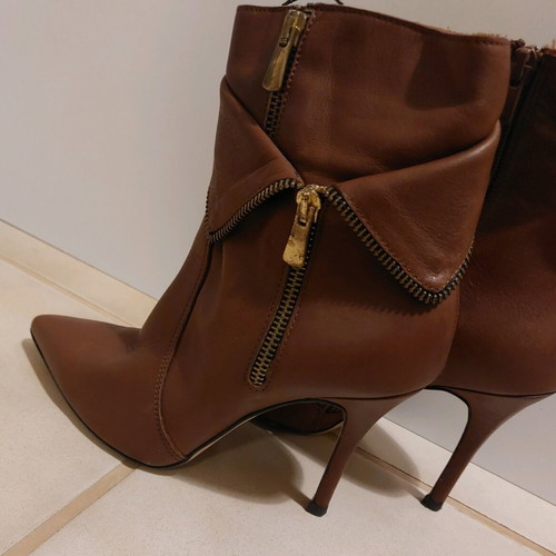 Mark Milan tan ankle boots like new, leather, size 38