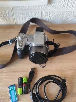 Sony Cyber-shot DSC-H1 digital camera used, 5.1MP, 12x optical zoom