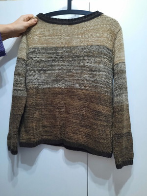Knitted women's sweater like new, brown and gold size M