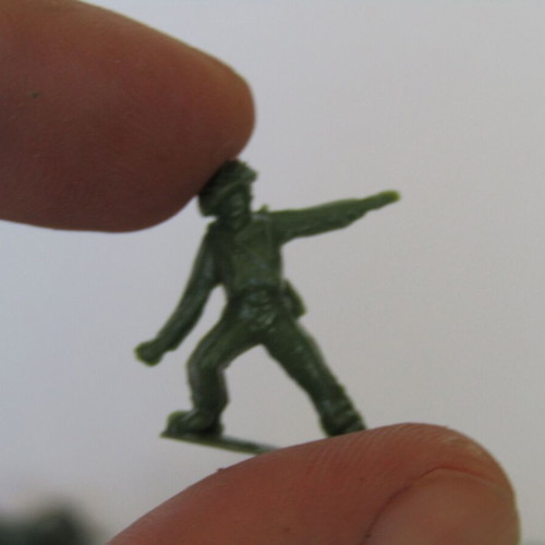 Vintage 1/72 military figures and vehicles, 125 pieces, used, 1980s