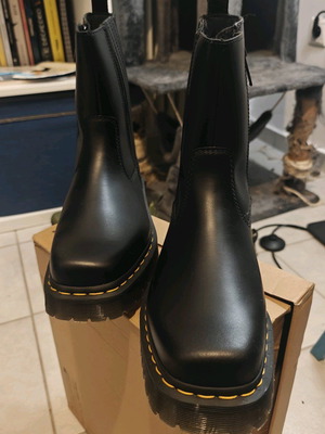 Dr. Martens Ammayah Lo Μαύρα μποτάκια νούμερο 41 καινούργια unisex