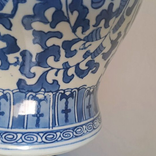 Authentic Chinese vase like new without lid