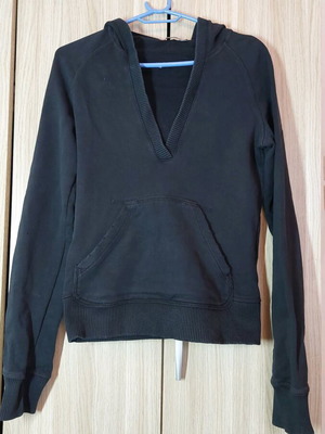 BodyTalk women's sweatshirt with V size S like new, black