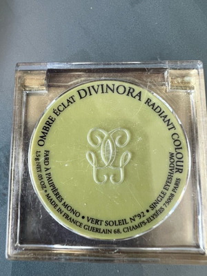 Guerlain Ombre Éclat single eyeshadow used