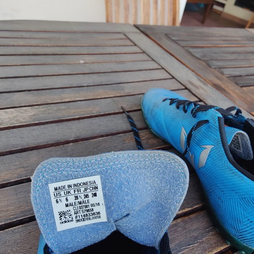 Adidas football shoes size 39.5, blue