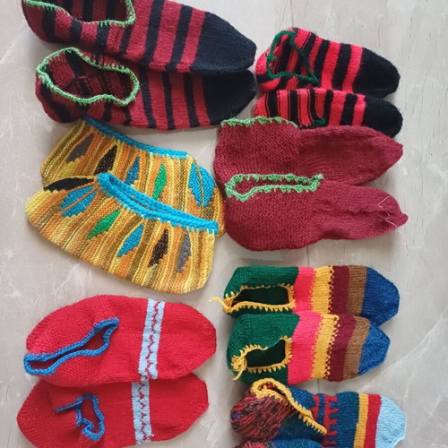 Pasoumia new, pack of folk art slippers
