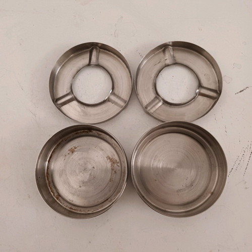 Round Windproof Ashtrays with Lid 95x35mm, like new, set of 2
