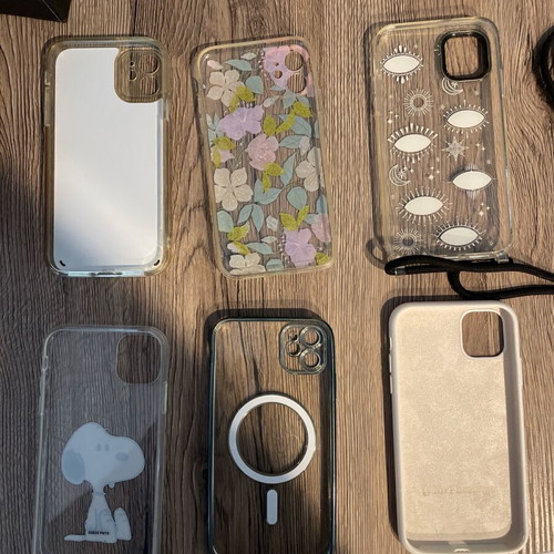 iPhone 11 cases used, pack of 6 pieces