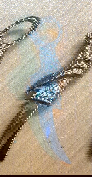 10 pc lot Eagle Claw Pendant / 10 броя Нокът на Орел Медальон