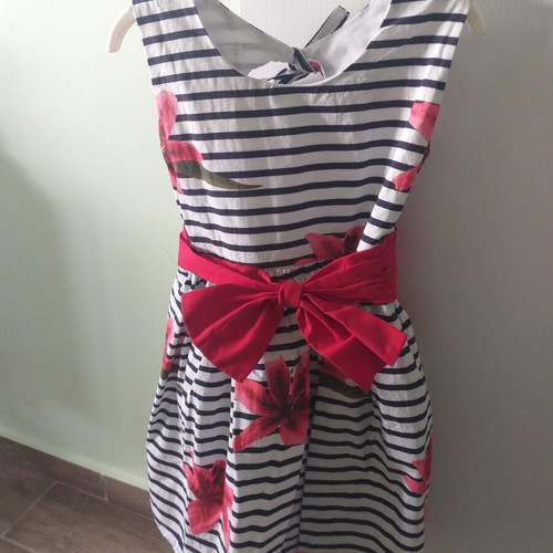Dress with gift hat for girls up to 6 years used