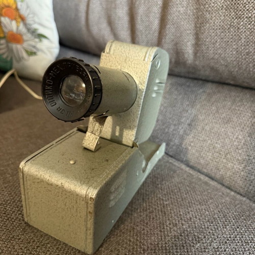 Pentacon Vintage projector like new with 8 slides