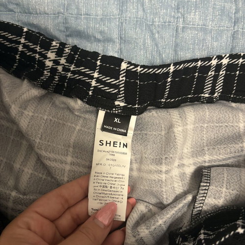 SHEIN men's set XL: black T-shirt with checked pocket & checked shorts