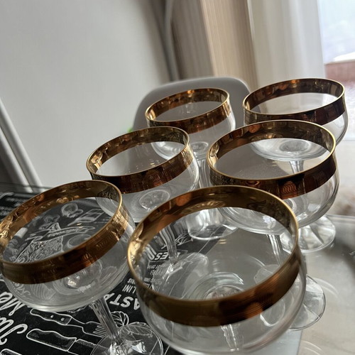 Cocktail glasses set of 6 with gold detail like new