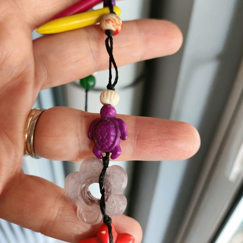 Necklace 40 centimeters with colorful elements
