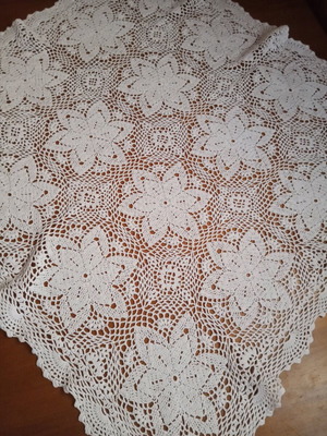 Knitted tablecloth used 77×77cm vintage