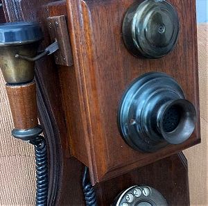 Πωλειται αντικα ξυλινο τηλεφωνο τοιχου
