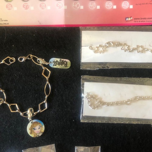 Bratz 2007 Fashion Pixies collectible metal charms and new bracelets