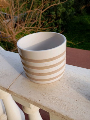 Ceramic Sinsay flowerpot like new