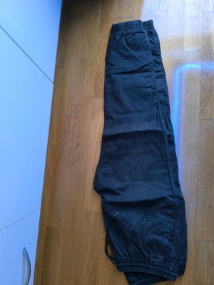 Slim joggers μαύρο Bershka σαν καινούργιο, μέγεθος XL