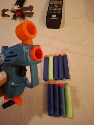 Nerf blaster with darts like new